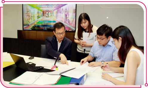 Staff members of OFCA handling broadcast complaints.